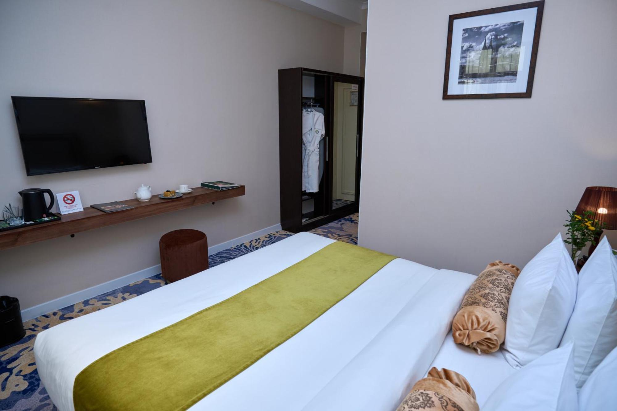 Garden Hotel Bishkek Exterior photo